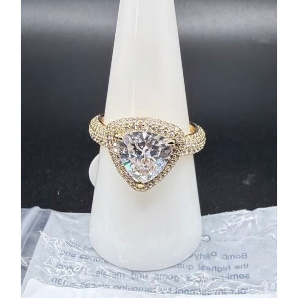 GORGEOUS Ring, size 9